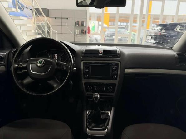 Skoda Octavia II (A5) Рестайлинг с пробегом 2013 года, цена 960 000 рублей, 124600 км, лифтбек, Автокод Объявления