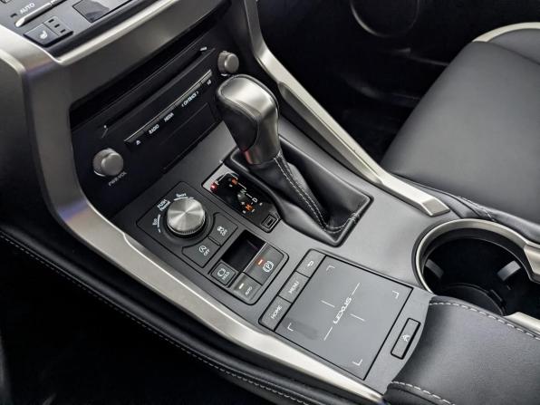 Lexus NX I Рестайлинг с пробегом 2021 года, цена 4 100 000 рублей, 44045 км, внедорожник, Автокод Объявления