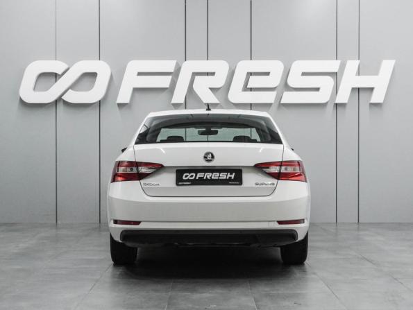 Skoda Superb III с пробегом 2016 года, цена 1 999 000 рублей, 135240 км, лифтбек, Автокод Объявления