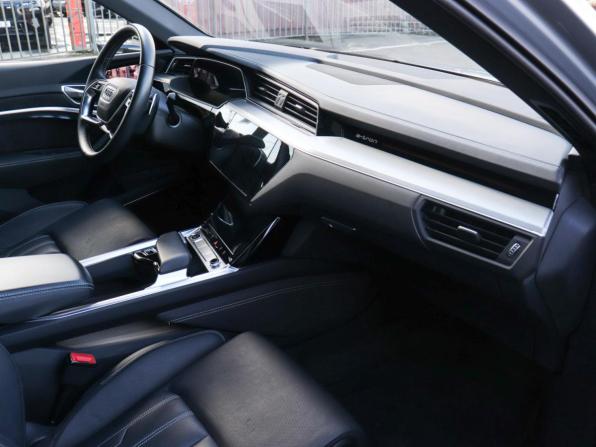 Audi e-tron I с пробегом 2021 года, цена 5 500 000 рублей, 50337 км, внедорожник, Автокод Объявления