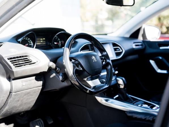 Peugeot 308 II с пробегом 2014 года, цена 1 020 000 рублей, 183357 км, хэтчбек, Автокод Объявления