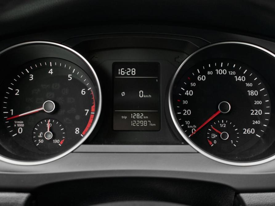 Volkswagen Jetta VI Рестайлинг Екатеринбург  - изображение 14