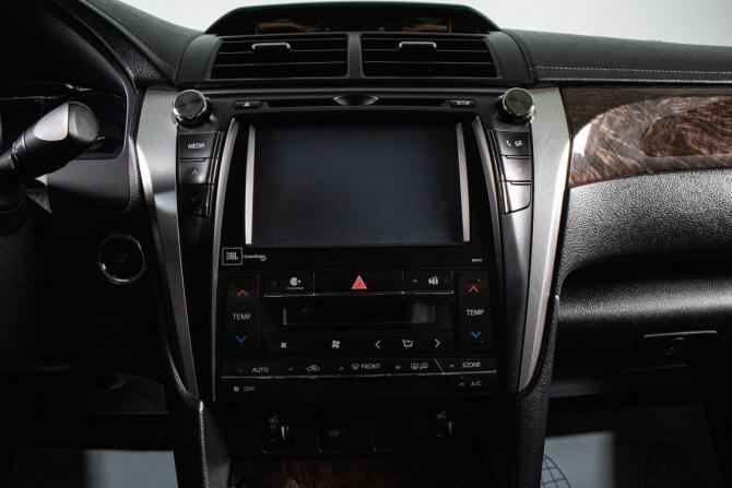Toyota Camry VII (XV50) Рестайлинг с пробегом 2015 года, цена 2 199 000 рублей, 190125 км, седан, Автокод Объявления