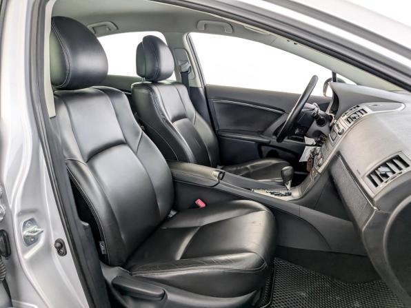Toyota Avensis III с пробегом 2011 года, цена 1 080 000 рублей, 274205 км, седан, Автокод Объявления