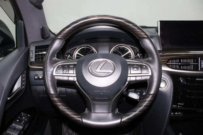 Lexus LX III Рестайлинг 2 с пробегом 2020 года, цена 12 300 000 рублей, 35000 км, внедорожник, Автокод Объявления