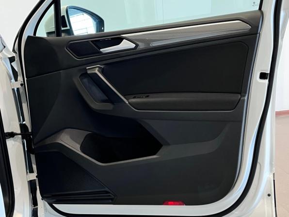 Volkswagen Tiguan II с пробегом 2019 года, цена 2 990 000 рублей, 129306 км, внедорожник, Автокод Объявления