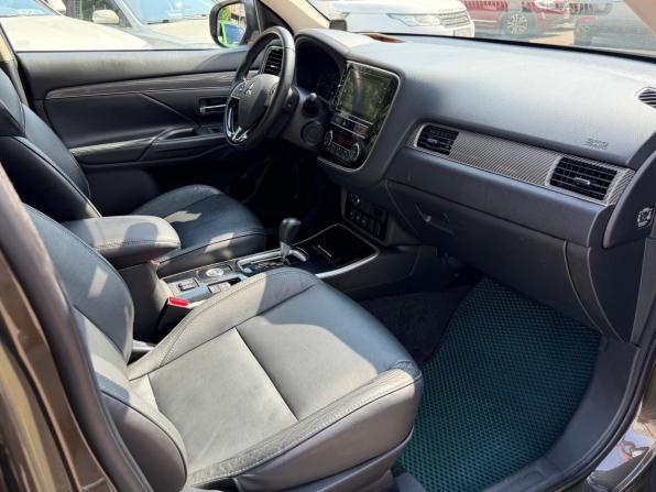 Mitsubishi Outlander III Рестайлинг 3 с пробегом 2019 года, цена 1 649 000 рублей, 229800 км, внедорожник, Автокод Объявления