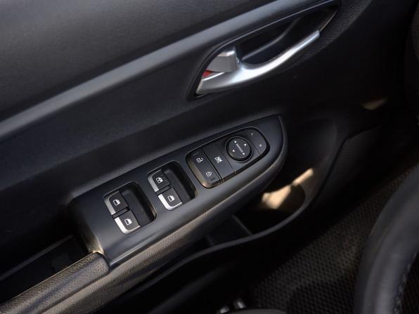 Kia Rio IV с пробегом 2019 года, цена 1 387 000 рублей, 76551 км, седан, Автокод Объявления