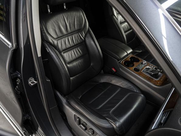 Volkswagen Touareg II с пробегом 2014 года, цена 1 950 000 рублей, 306909 км, внедорожник, Автокод Объявления