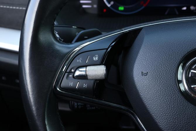 Skoda Octavia IV (A8) с пробегом 2020 года, цена 2 380 000 рублей, 63623 км, лифтбек, Автокод Объявления