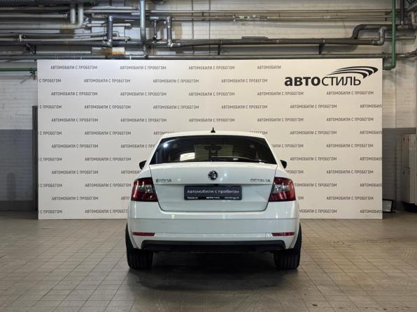 Skoda Octavia III (A7) Рестайлинг с пробегом 2017 года, цена 1 559 000 рублей, 175000 км, лифтбек, Автокод Объявления