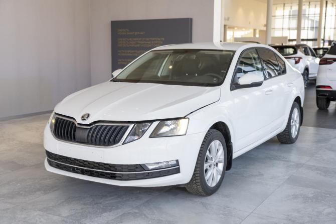 Skoda Octavia III (A7) Рестайлинг с пробегом 2019 года, цена 2 240 000 рублей, 159486 км, лифтбек, Автокод Объявления