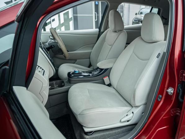 Nissan Leaf I (ZE0/AZE0) с пробегом 2012 года, цена 1 450 000 рублей, 120126 км, хэтчбек, Автокод Объявления