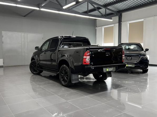 Toyota Hilux VII Рестайлинг с пробегом 2015 года, цена 2 395 000 рублей, 321277 км, offers.body_type.unknown, Автокод Объявления