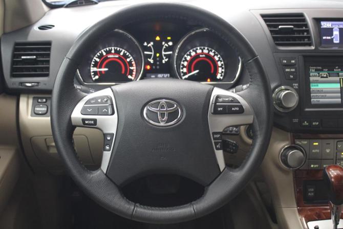 Toyota Highlander II (XU40) Рестайлинг с пробегом 2011 года, цена 1 948 000 рублей, 192727 км, внедорожник, Автокод Объявления