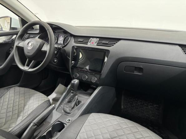 Skoda Octavia III (A7) Рестайлинг с пробегом 2018 года, цена 1 080 000 рублей, 260200 км, лифтбек, Автокод Объявления