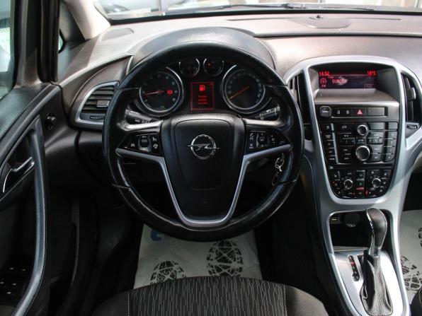 Opel Astra J Рестайлинг с пробегом 2013 года, цена 718 000 рублей, 202454 км, седан, Автокод Объявления