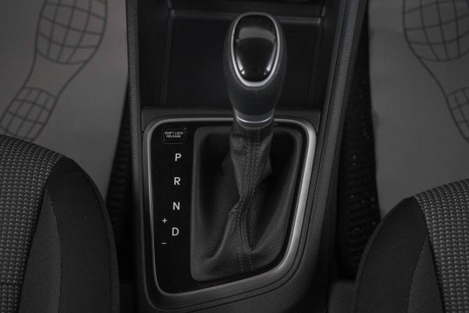 Hyundai Solaris II Рестайлинг с пробегом 2021 года, цена 1 649 000 рублей, 57073 км, седан, Автокод Объявления
