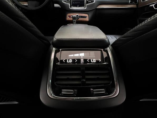 Volvo XC90 II с пробегом 2016 года, цена 2 290 000 рублей, 467651 км, внедорожник, Автокод Объявления