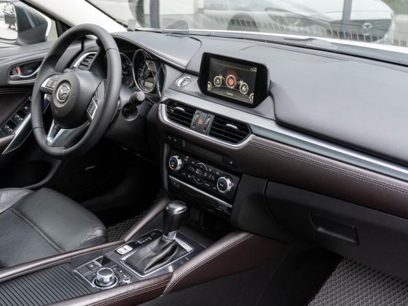 Mazda 6 III (GJ) Рестайлинг с пробегом 2015 года, цена 1 897 100 рублей, 148230 км, седан, Автокод Объявления