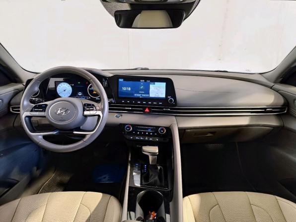 Hyundai Elantra VII (CN7) с пробегом 2021 года, цена 2 089 000 рублей, 59951 км, седан, Автокод Объявления