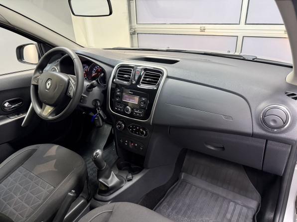 Renault Sandero II с пробегом 2017 года, цена 1 195 000 рублей, 65117 км, хэтчбек, Автокод Объявления