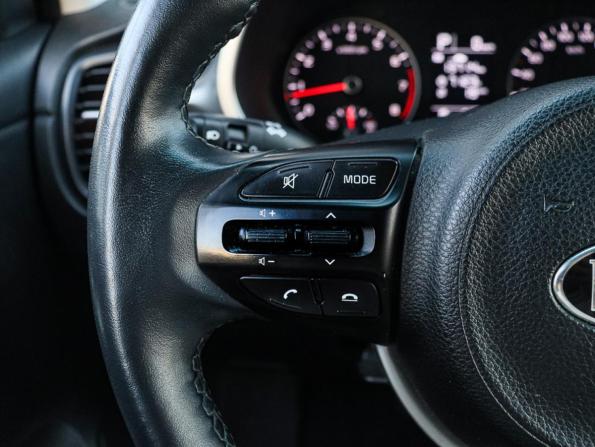 Kia Rio IV Рестайлинг с пробегом 2021 года, цена 1 800 000 рублей, 74010 км, хэтчбек, Автокод Объявления