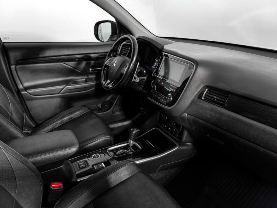 Mitsubishi Outlander III Рестайлинг 2 Санкт-Петербург  - изображение 14