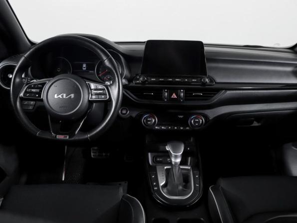 Kia Cerato IV Рестайлинг с пробегом 2022 года, цена 2 429 000 рублей, 29500 км, седан, Автокод Объявления