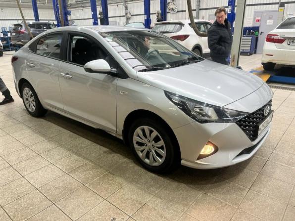 Hyundai Solaris II Рестайлинг с пробегом 2021 года, цена 1 499 000 рублей, 56219 км, седан, Автокод Объявления