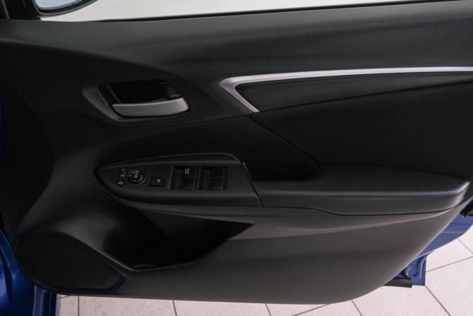 Honda Fit III с пробегом 2013 года, цена 999 000 рублей, 60000 км, хэтчбек, Автокод Объявления