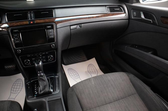 Skoda Superb II Рестайлинг с пробегом 2013 года, цена 1 000 000 рублей, 240000 км, лифтбек, Автокод Объявления