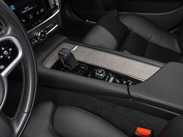Volvo V90 Cross Country I Рестайлинг с пробегом 2020 года, цена 4 700 000 рублей, 140692 км, универсал, Автокод Объявления