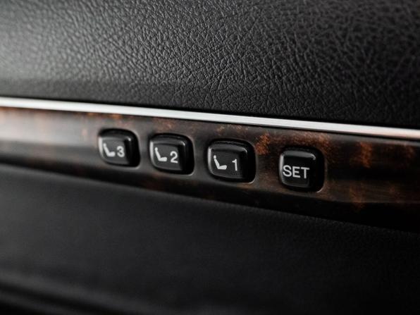 Toyota Land Cruiser 200 Series Рестайлинг 1 с пробегом 2012 года, цена 4 040 000 рублей, 226365 км, внедорожник, Автокод Объявления