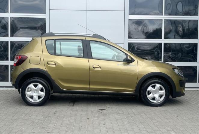 Renault Sandero II с пробегом 2015 года, цена 790 000 рублей, 177812 км, хэтчбек, Автокод Объявления