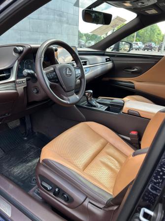 Lexus ES VII с пробегом 2018 года, цена 3 650 000 рублей, 96600 км, седан, Автокод Объявления