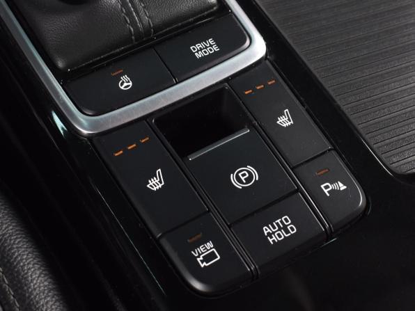 Kia Optima IV Рестайлинг с пробегом 2020 года, цена 2 324 995 рублей, 63270 км, седан, Автокод Объявления
