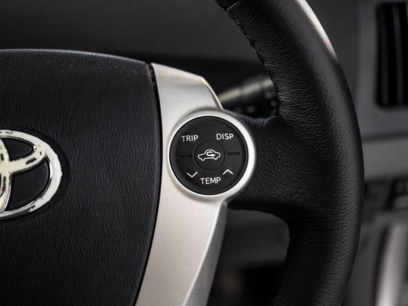 Toyota Prius III (XW30) с пробегом 2010 года, цена 1 170 500 рублей, 168000 км, лифтбек, Автокод Объявления