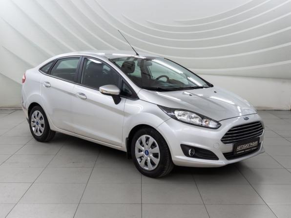 Ford Fiesta Mk6 Рестайлинг с пробегом 2015 года, цена 1 034 000 рублей, 46810 км, седан, Автокод Объявления