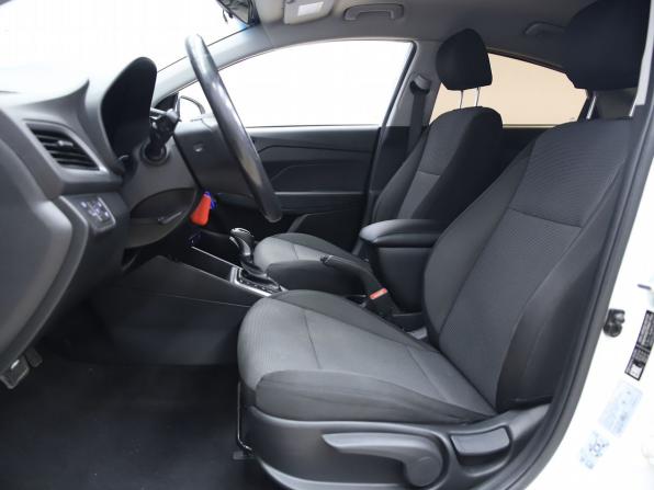 Hyundai Solaris II с пробегом 2017 года, цена 1 230 000 рублей, 141700 км, седан, Автокод Объявления