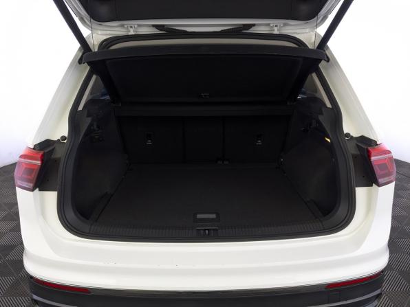 Volkswagen Tiguan II Рестайлинг с пробегом 2021 года, цена 3 635 000 рублей, 61133 км, внедорожник, Автокод Объявления