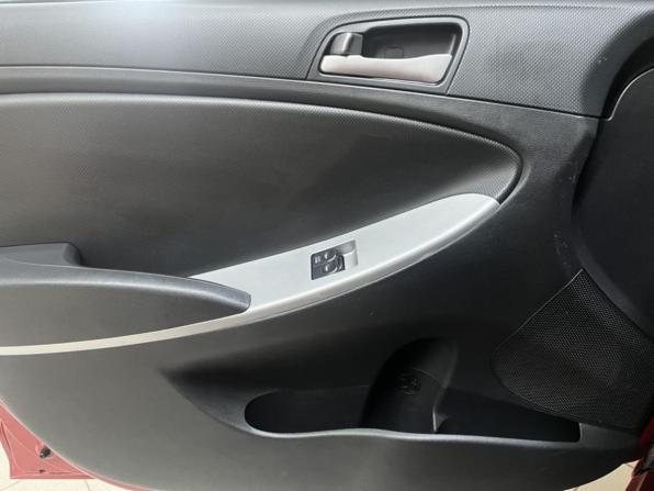 Hyundai Solaris I с пробегом 2013 года, цена 681 000 рублей, 239230 км, хэтчбек, Автокод Объявления