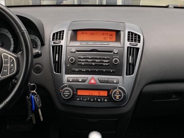 Kia Ceed I с пробегом 2008 года, цена 650 000 рублей, 294055 км, универсал, Автокод Объявления