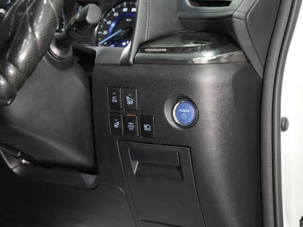Toyota Vellfire II Рестайлинг с пробегом 2019 года, цена 4 920 000 рублей, 102000 км, минивэн, Автокод Объявления