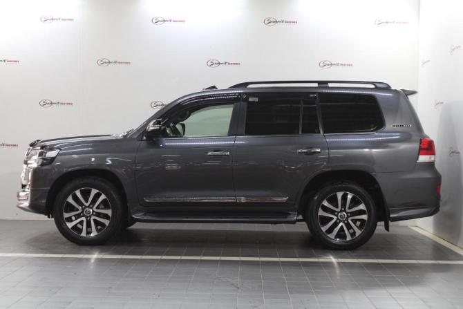 Toyota Land Cruiser 200 Series Рестайлинг 2 с пробегом 2018 года, цена 9 500 000 рублей, 54479 км, внедорожник, Автокод Объявления
