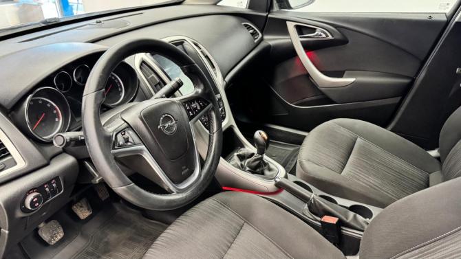 Opel Astra J с пробегом 2011 года, цена 450 000 рублей, 298765 км, хэтчбек, Автокод Объявления