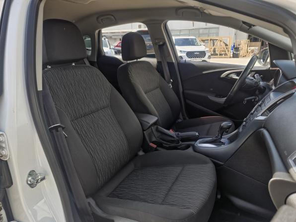 Opel Astra J Рестайлинг с пробегом 2014 года, цена 719 000 рублей, 277163 км, хэтчбек, Автокод Объявления