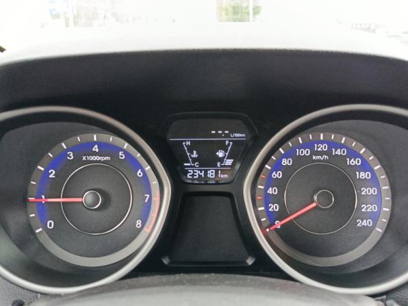 Hyundai Elantra V (MD) Рестайлинг с пробегом 2015 года, цена 1 000 000 рублей, 234181 км, седан, Автокод Объявления