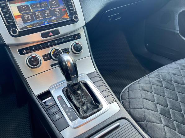 Volkswagen Passat B7 с пробегом 2012 года, цена 1 057 400 рублей, 196325 км, седан, Автокод Объявления