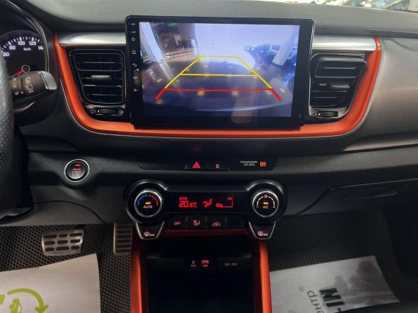 Kia Stonic I с пробегом 2018 года, цена 1 695 000 рублей, 156988 км, внедорожник, Автокод Объявления